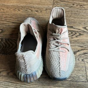 LIKE NEW Yeezy Boost 350 v2 sand taupe
